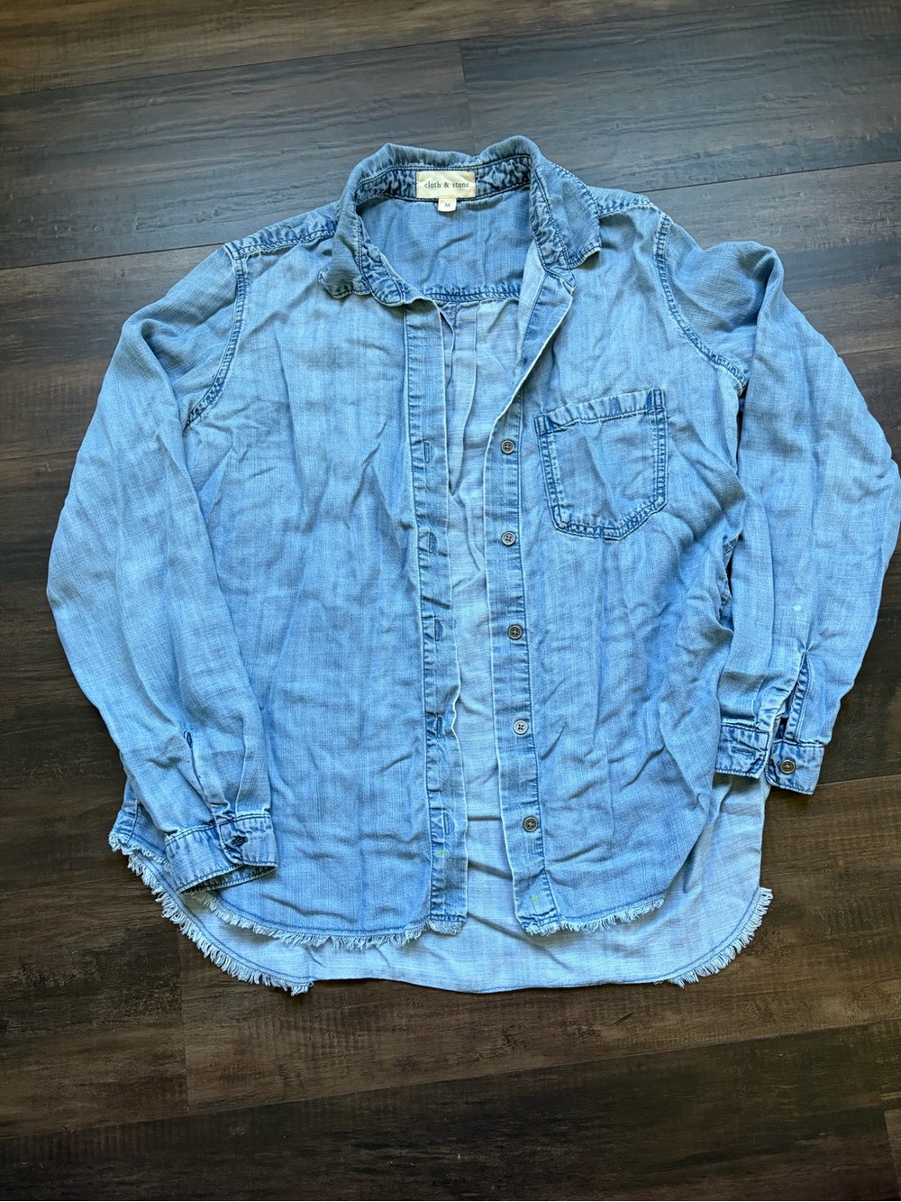 cloth & stone women’s Light Blue Denim Button-Down Shirt